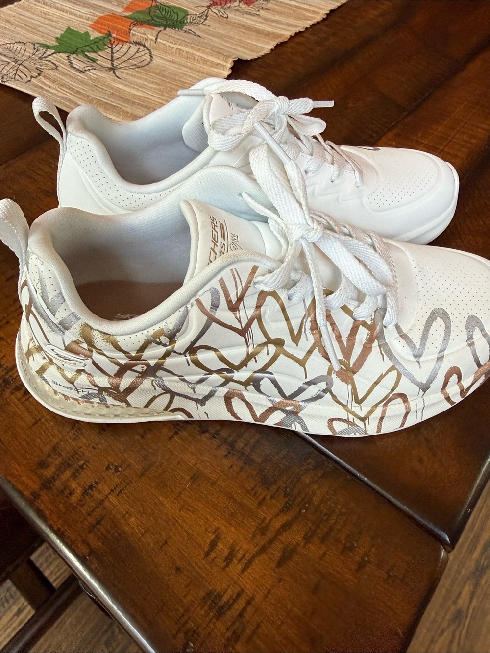 Skechers White Athletic Sneakers with Metallic Heart Brushstroke Accents